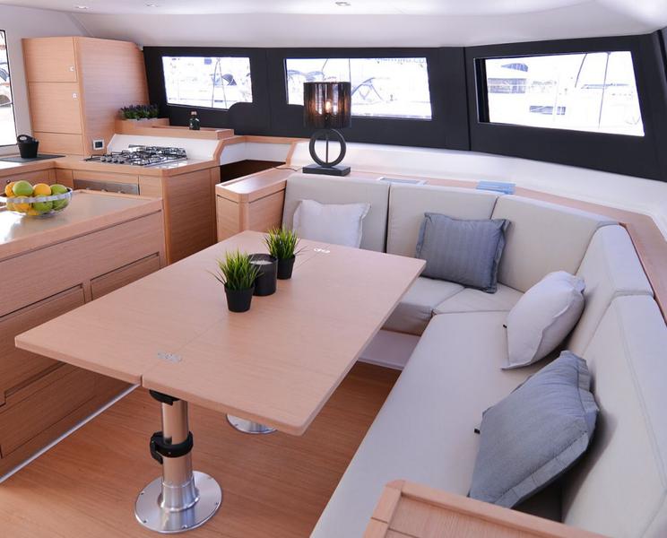Book yachts online - catamaran - Dufour Catamaran 48 - Safira - rent