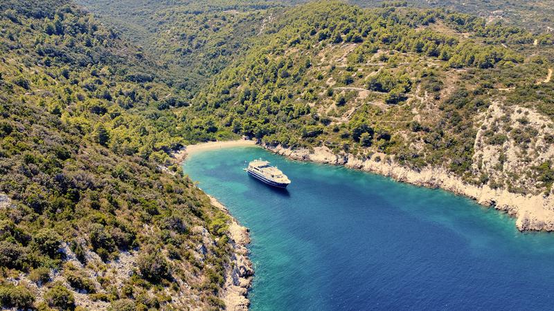Book yachts online - motorboat - Motoryacht - Lupus Mare - rent