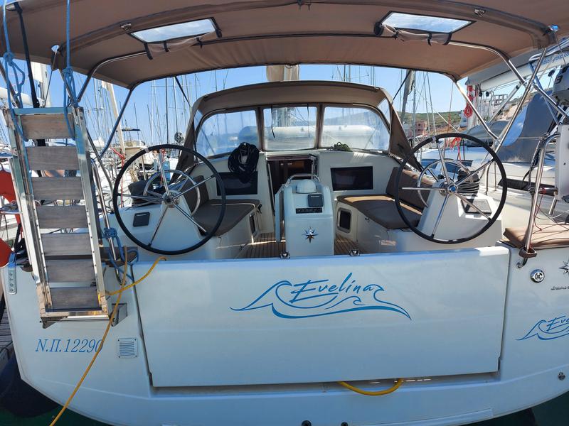 Book yachts online - sailboat - Sun Odyssey 410 - Evelina - rent