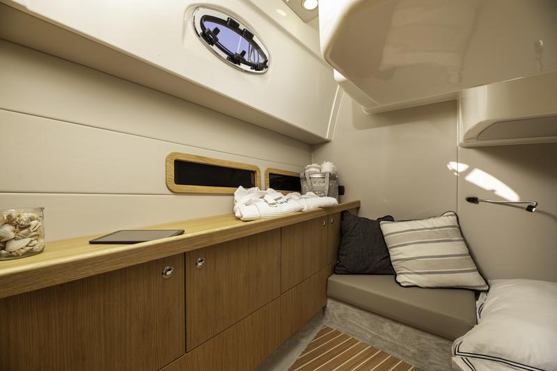 Book yachts online - motorboat - Adriana 36 - Gaja - rent