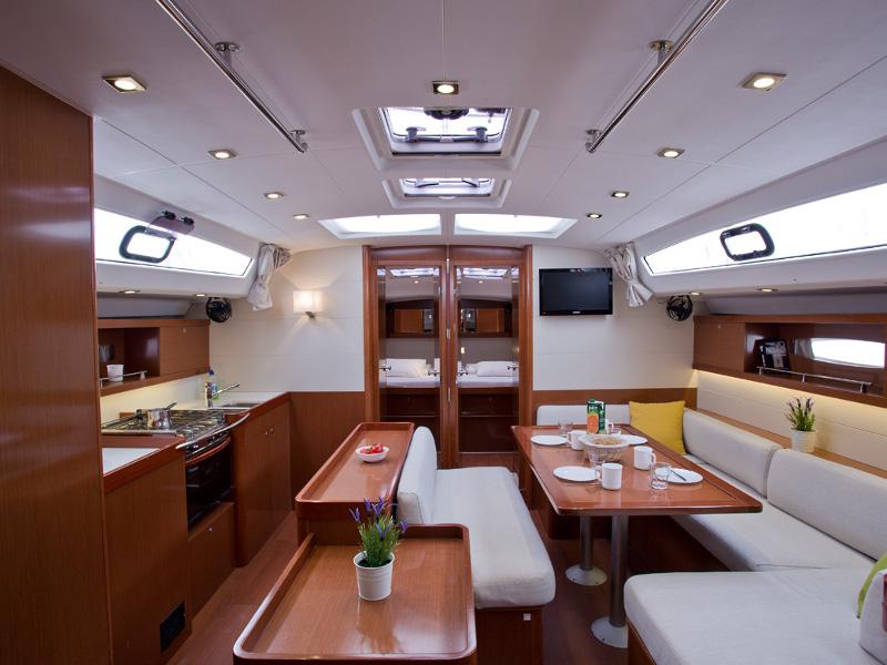 Book yachts online - sailboat - Oceanis 50 Family - GREAT WHITE - rent