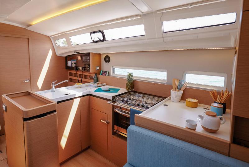 Book yachts online - sailboat - Sun Odyssey 410 - NO NAME YET  - rent