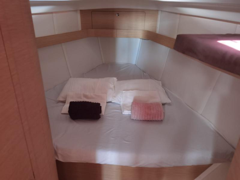 Book yachts online - sailboat - Elan 40 Impression - VALHALLA - rent