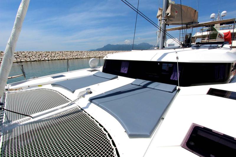Book yachts online - catamaran - Dufour Catamaran 48 5c+5h - Lublu - rent