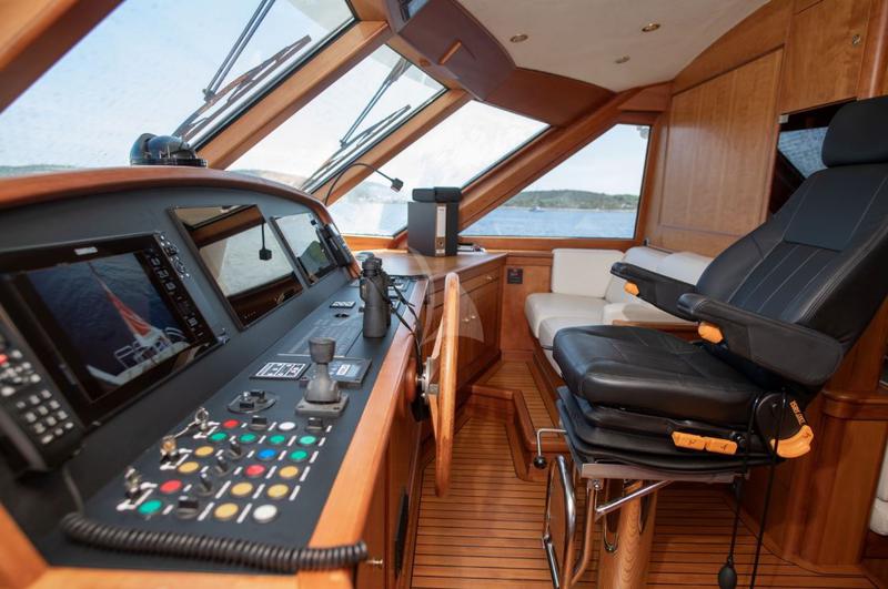 Book yachts online - motorboat - Motoryacht - Sea Breeze II - rent