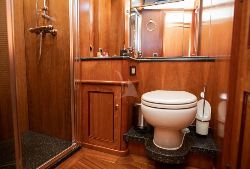 Book yachts online - motorboat - Motoryacht - Sea Breeze II - rent