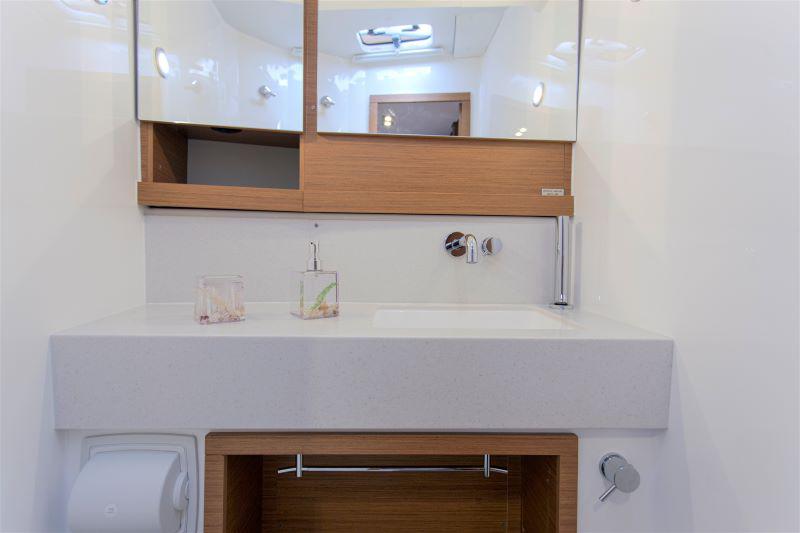 Book yachts online - sailboat - Dufour 530 - ANNA III - rent
