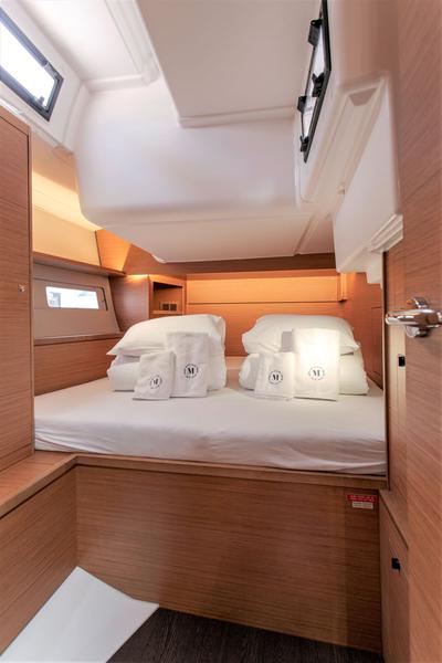Book yachts online - sailboat - Dufour 530 - ASTRID - rent