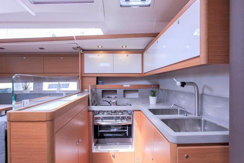Book yachts online - sailboat - Dufour 530 - JOHANNA - rent