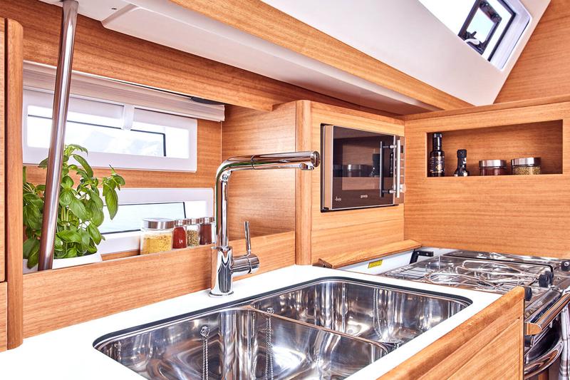 Book yachts online - sailboat - Elan Impression 45.1 OW - MOONLIGHT  - rent