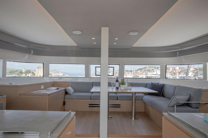Book yachts online - catamaran - Excess 15 - WHITE LOTUS - rent