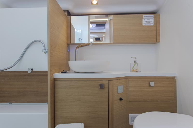 Book yachts online - sailboat - Elan GT6 - NEVERA - rent