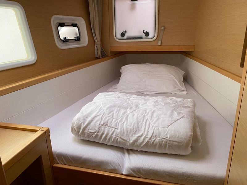 Book yachts online - catamaran - Lagoon 39 - VERTIGO - rent
