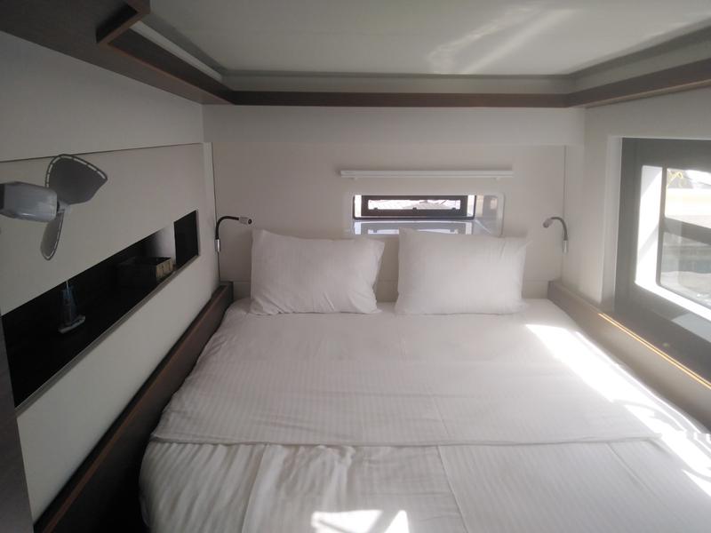 Book yachts online - catamaran - Nautitech 46 Fly - Angie - rent