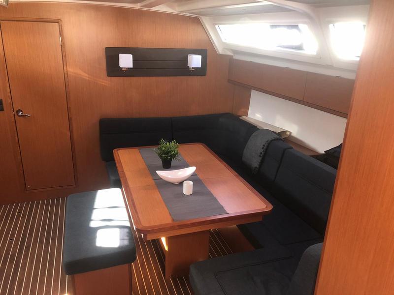 Book yachts online - sailboat - Bavaria Cruiser 46 - Batukaan - rent