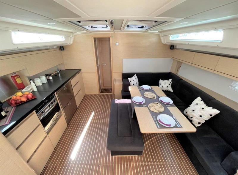 Book yachts online - sailboat - Hanse 508 - Infinity of Respect - rent