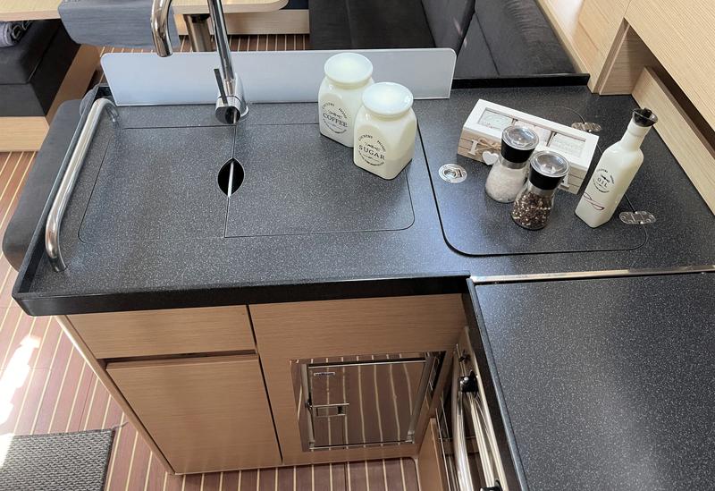 Book yachts online - sailboat - Hanse 458 - Infinity of Trust - rent