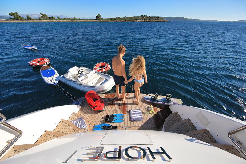 Book yachts online - motorboat - Maiora 20S - Hope I - rent