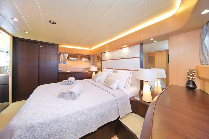 Book yachts online - motorboat - Maiora 20S - Hope I - rent