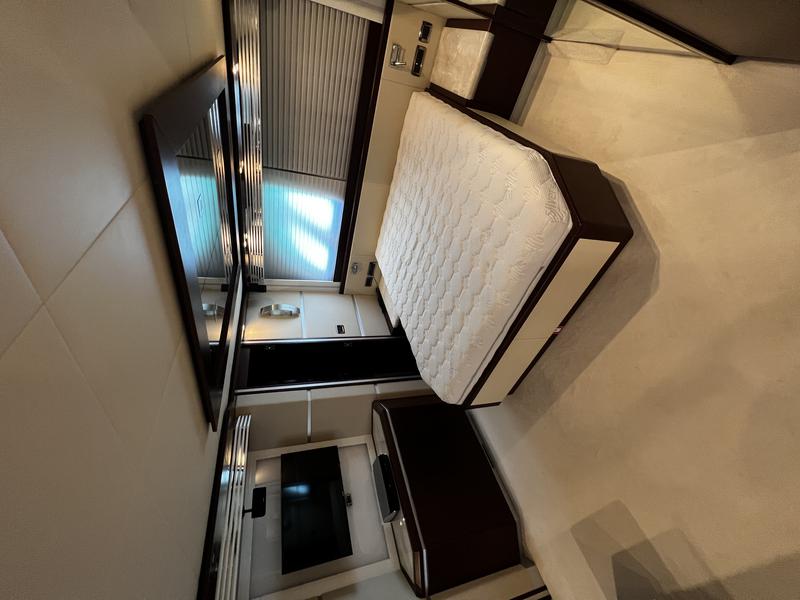 Book yachts online - motorboat - Dominator 680 S - QUO VADIS - rent
