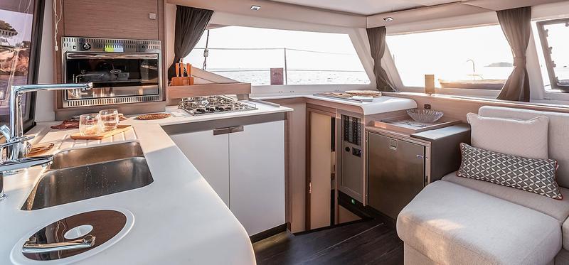 Book yachts online - catamaran - Isla 40 - ALMIRIKI - rent
