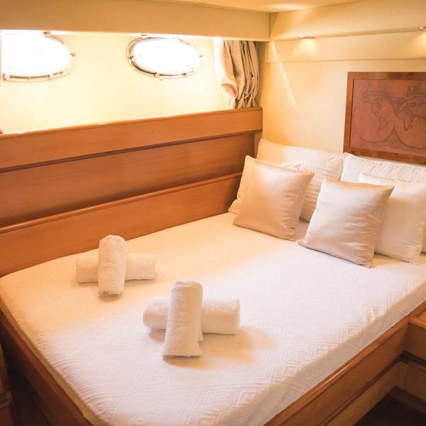Book yachts online - motorboat - Posillipo Technema 67 - Temptation - rent