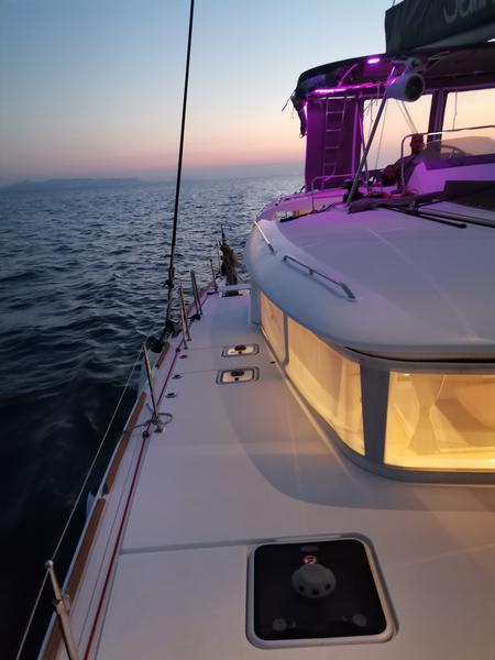 Book yachts online - catamaran - Lagoon 450  Flybridge - MIA PLUS - rent
