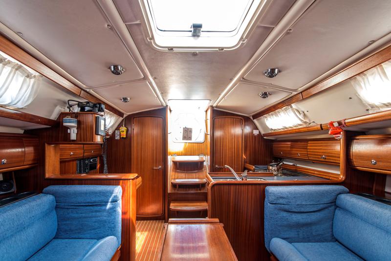 Book yachts online - sailboat - Bavaria 36 - Arcobaleno - rent