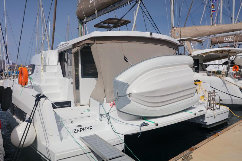 Book yachts online - catamaran - Bali 4.2 - Zephyr - rent