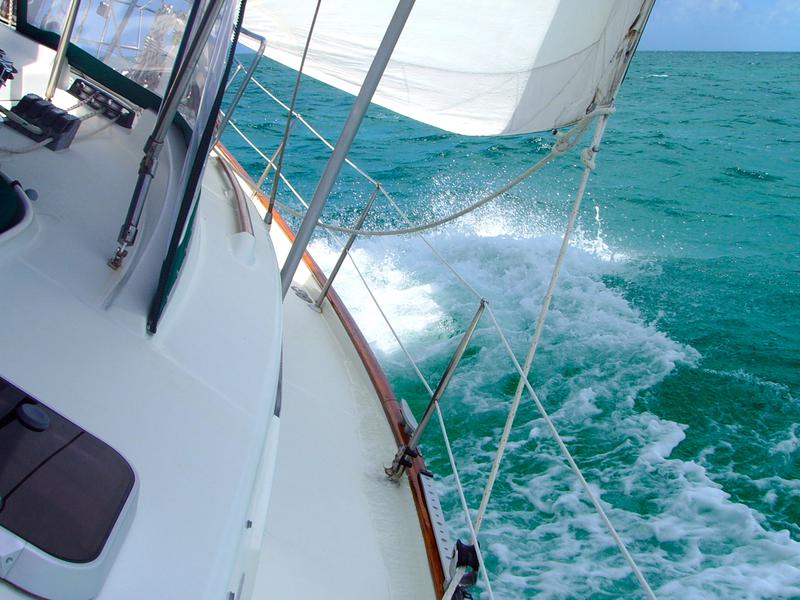 Book yachts online - sailboat - Bavaria 40 Cruiser - "LADY BUTTERFLY" - rent