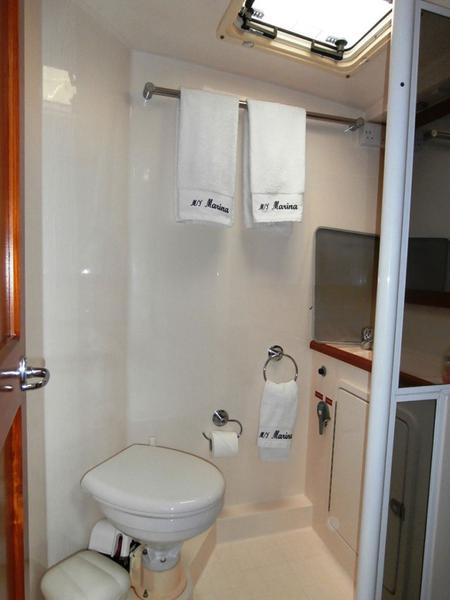 Book yachts online - motorboat - Riviera 48 Flybridge - MARINA - rent