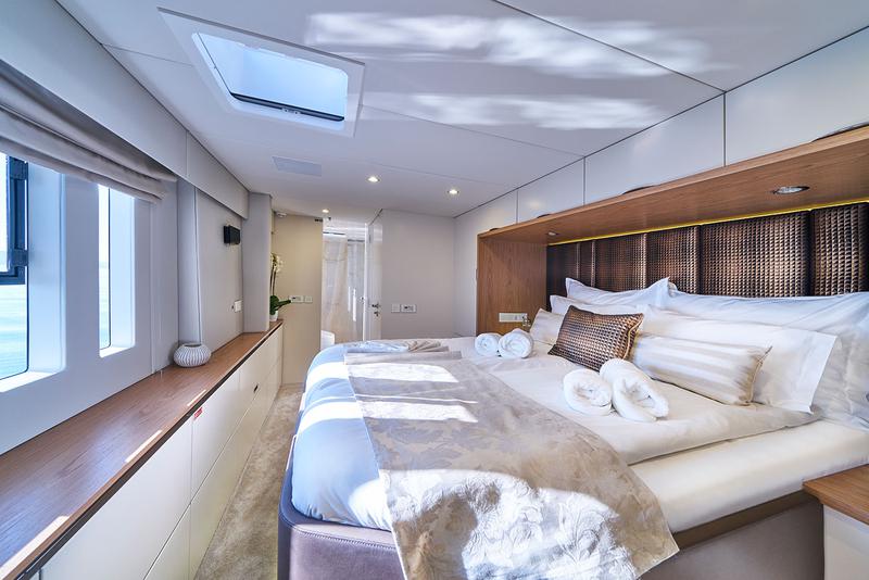 Book yachts online - catamaran - Sunreef 60 - SINATA - rent
