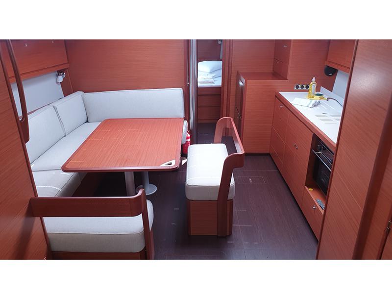 Book yachts online - sailboat - Dufour 430 Grand Large - Calando - rent
