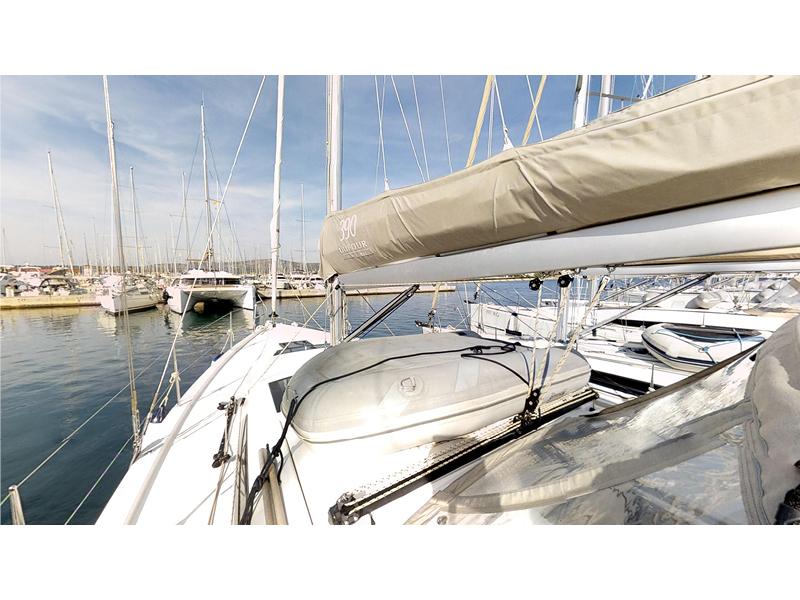 Book yachts online - sailboat - Dufour 390 Grand Large - Sara - rent