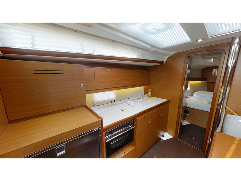 Book yachts online - sailboat - Dufour 390 Grand Large - Maša - rent