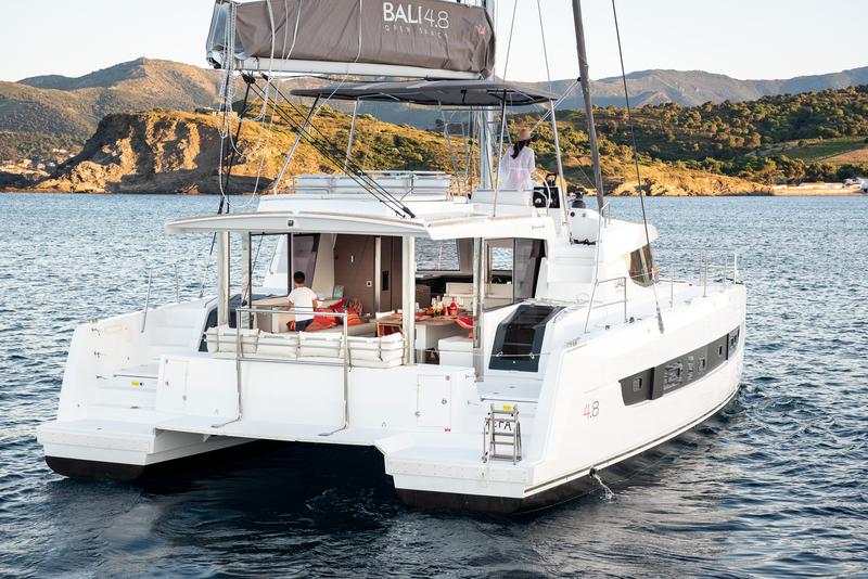 Book yachts online - catamaran - Bali 4.8 - Taurus - rent