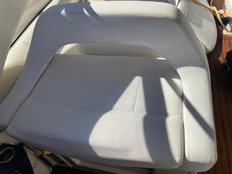 Book yachts online - motorboat - Atlantis 39 - Cornucopia IV - rent
