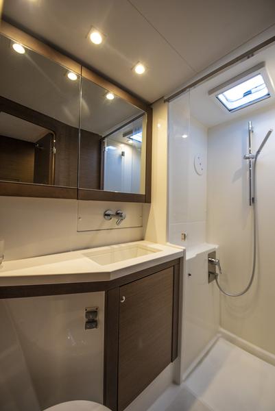 Book yachts online - catamaran - Lagoon 450 Flybridge - Greis - rent