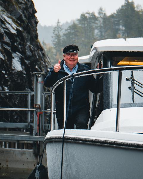 Book yachts online - motorboat - Greenline 33 - Dalen - rent