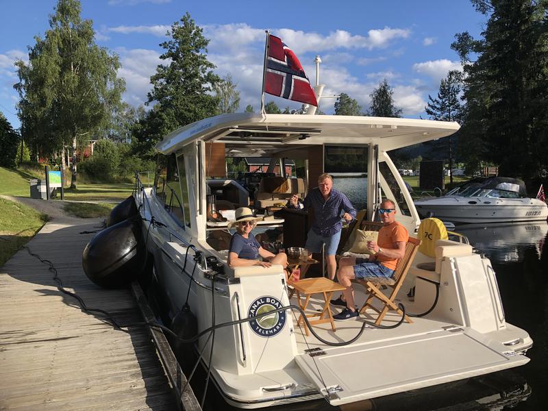 Book yachts online - motorboat - Greenline 39 - Helgeroa - rent