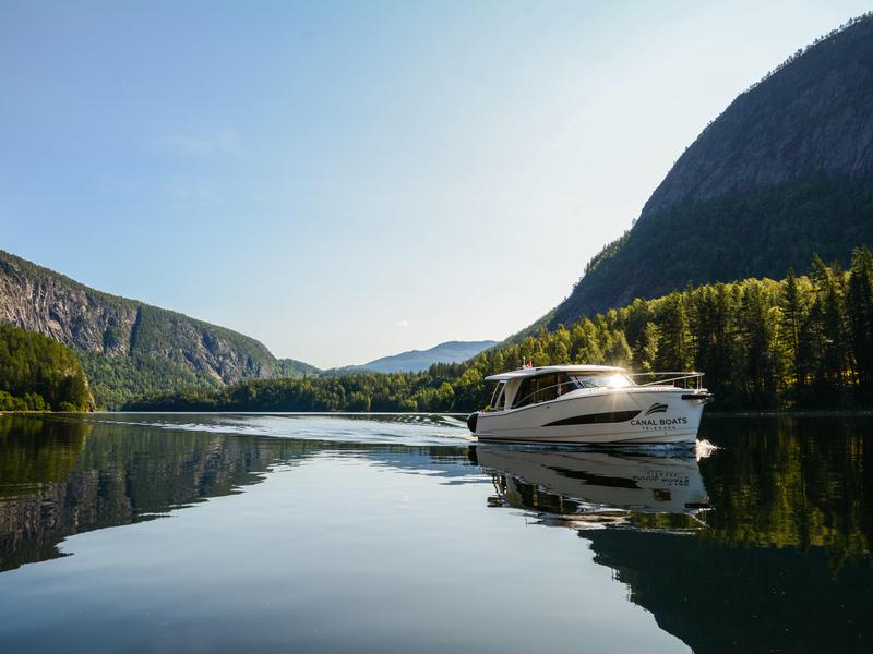 Book yachts online - motorboat - Greenline 39 - Helgeroa - rent