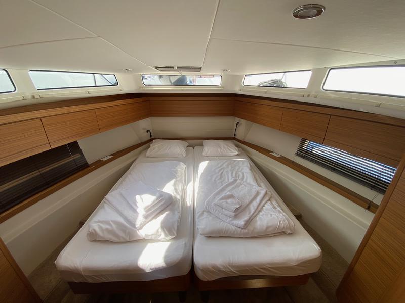 Book yachts online - motorboat - Greenline 39 - Helgeroa - rent