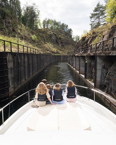 Book yachts online - motorboat - Greenline 33 - Kragerø - rent