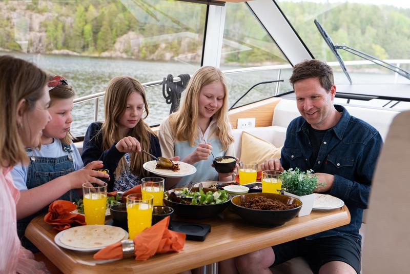 Book yachts online - motorboat - Greenline 39 - Kviteseid - rent