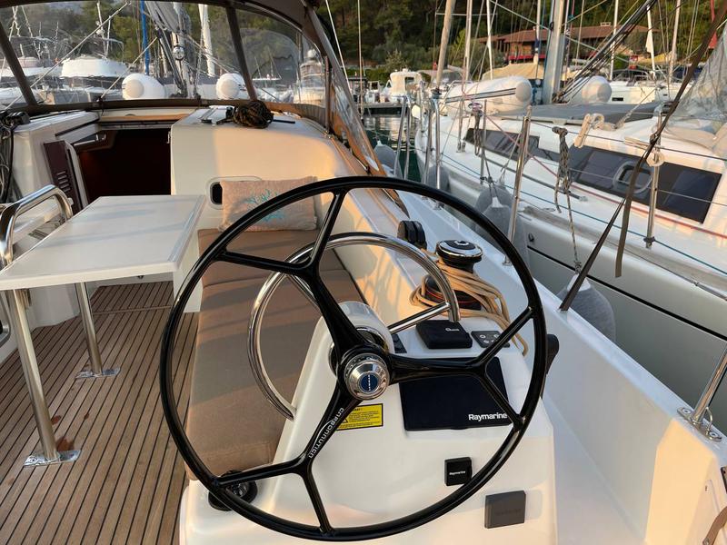 Book yachts online - sailboat - Sun Odyssey 380 - Just Happy - rent
