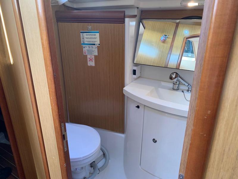 Book yachts online - sailboat - Sun Odyssey 42i - Miss Joy - rent