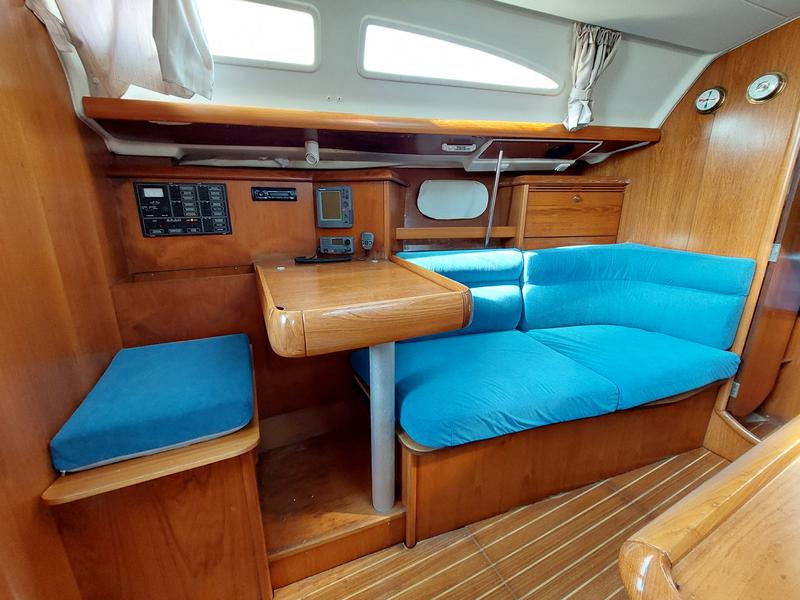 Book yachts online - sailboat - Sun Odyssey 37 - Victoria - rent