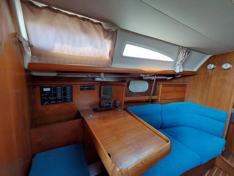 Book yachts online - sailboat - Sun Odyssey 37 - Victoria - rent