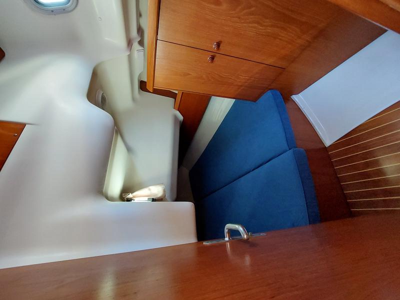 Book yachts online - sailboat - Sun Odyssey 37 - Victoria - rent