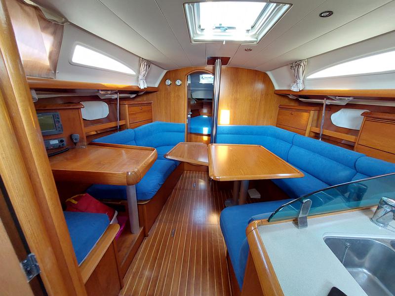 Book yachts online - sailboat - Sun Odyssey 37 - Victoria - rent